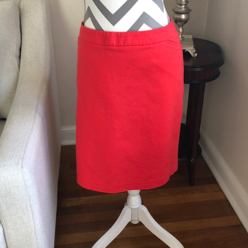 🎉Host Pick🎉-Chaus Coral Skirt